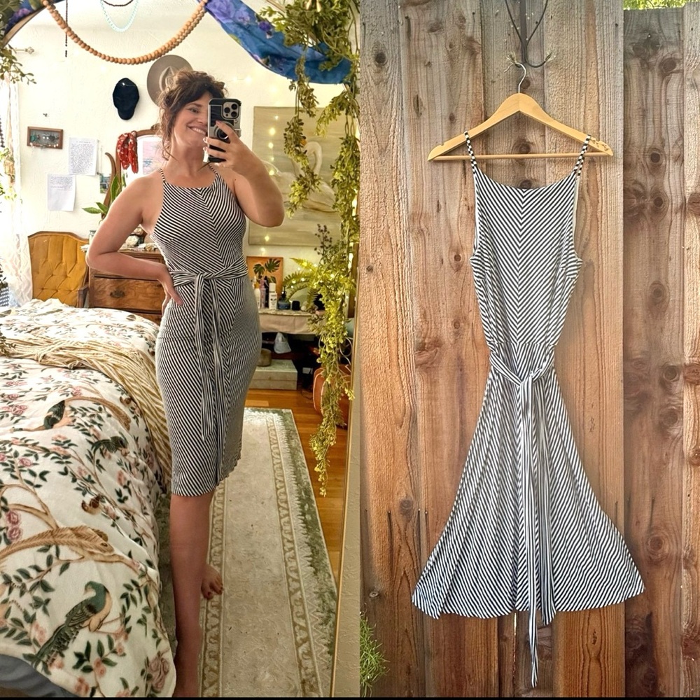 Black and White Stripe V-Back High-Neck Midi Dress 🌿🌿